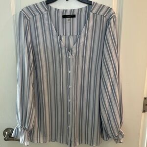 EUC Tahari Feminine Button Down Blouse Size 1X